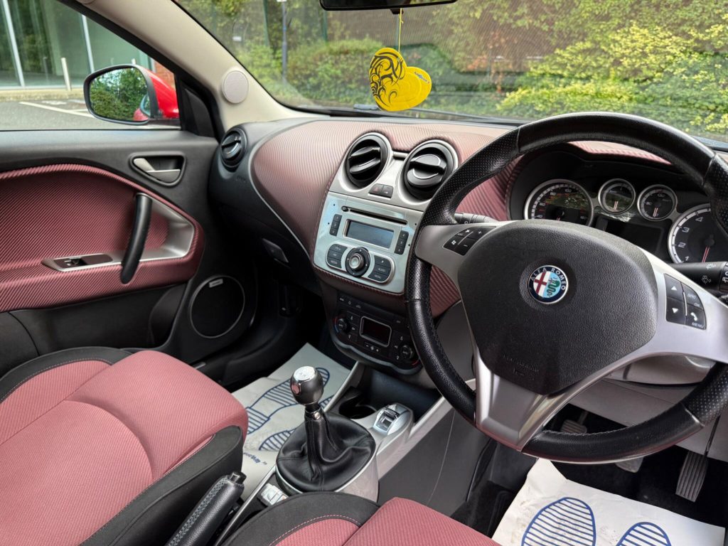 Alfa Romeo MiTo 1.4 TB MultiAir Lusso Euro 5 (s/s) 3dr — photo 35 of 46