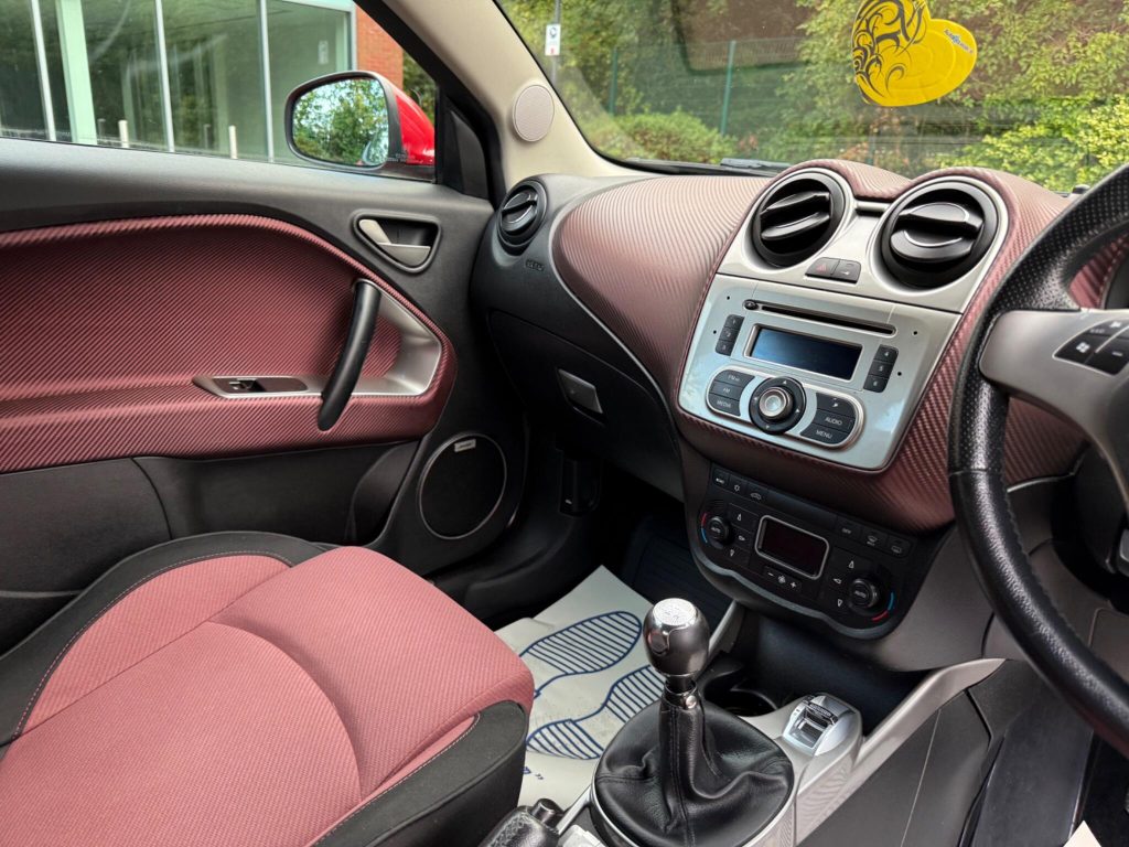 Alfa Romeo MiTo 1.4 TB MultiAir Lusso Euro 5 (s/s) 3dr — photo 36 of 46