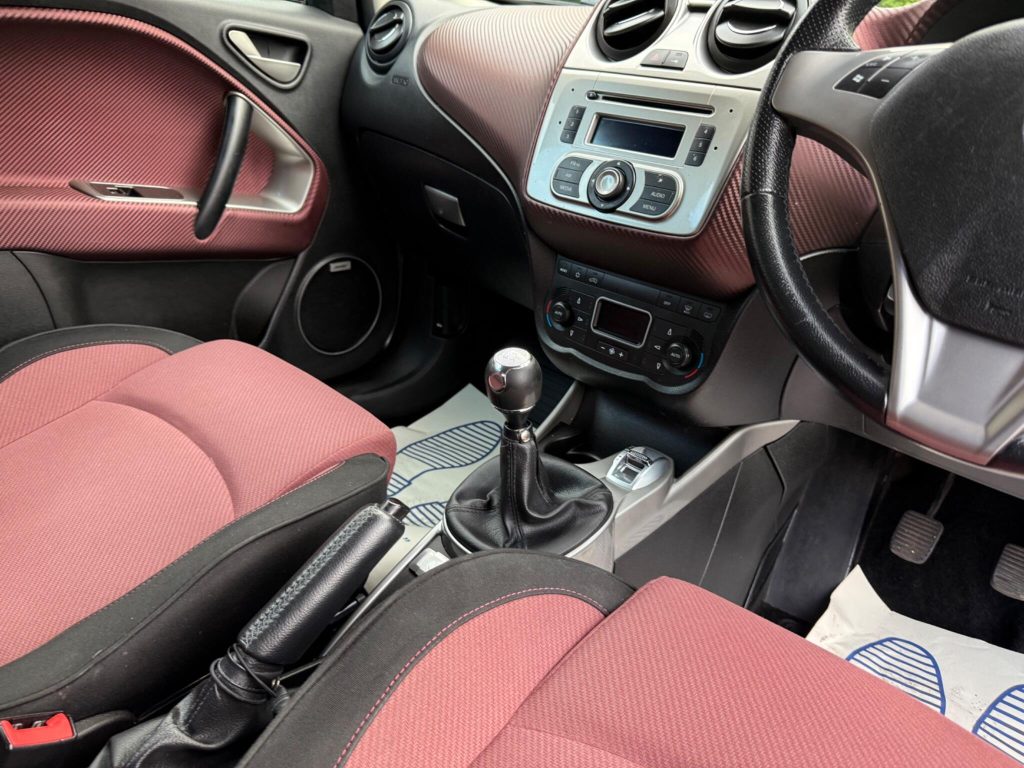 Alfa Romeo MiTo 1.4 TB MultiAir Lusso Euro 5 (s/s) 3dr — photo 37 of 46