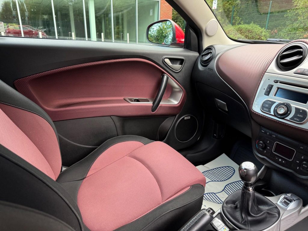 Alfa Romeo MiTo 1.4 TB MultiAir Lusso Euro 5 (s/s) 3dr — photo 39 of 46