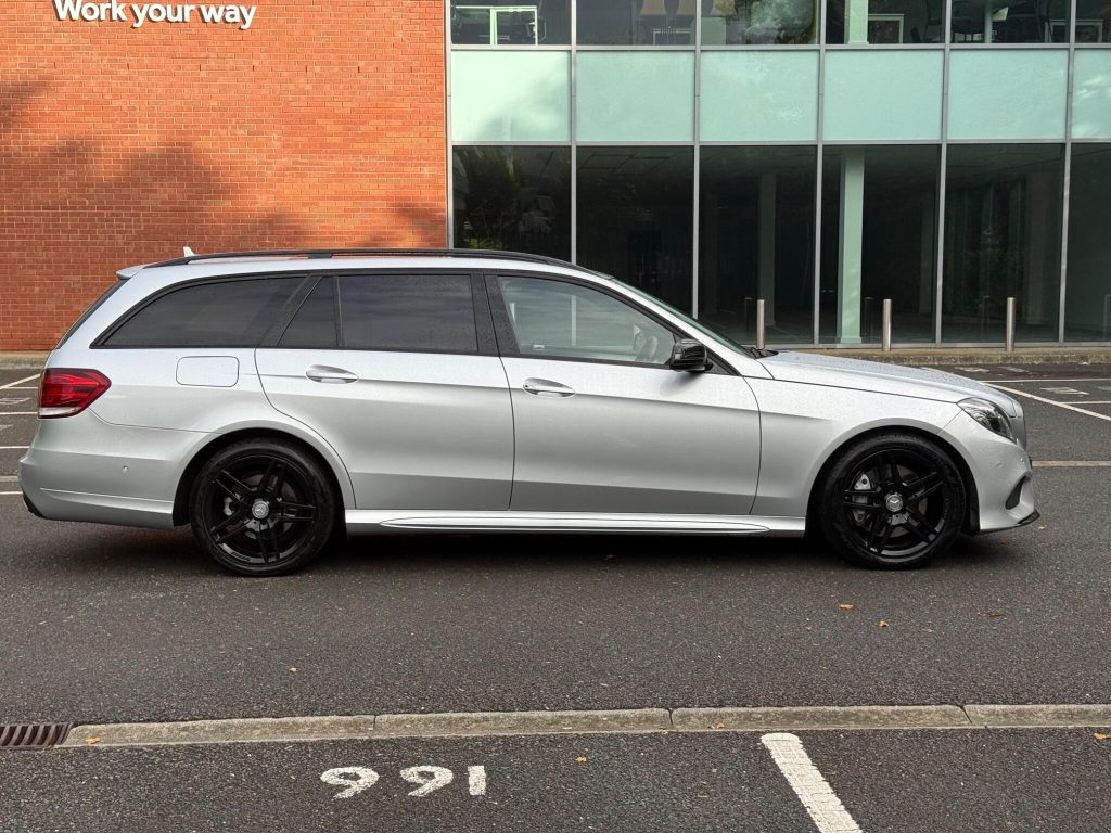 Mercedes-Benz E-class 3.0 E350 V6 BlueTEC AMG Night Edition (Premium) G-Tronic+ Euro 6 (s/s) 5dr — photo 4 of 59