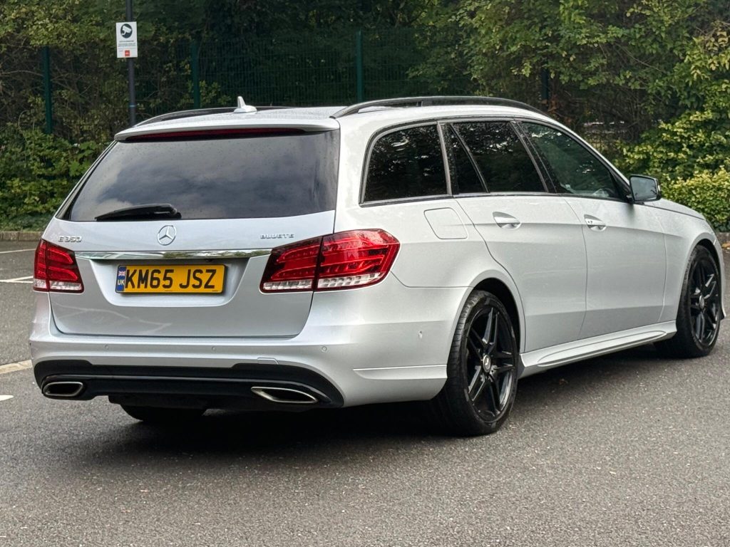 Mercedes-Benz E-class 3.0 E350 V6 BlueTEC AMG Night Edition (Premium) G-Tronic+ Euro 6 (s/s) 5dr — photo 9 of 59