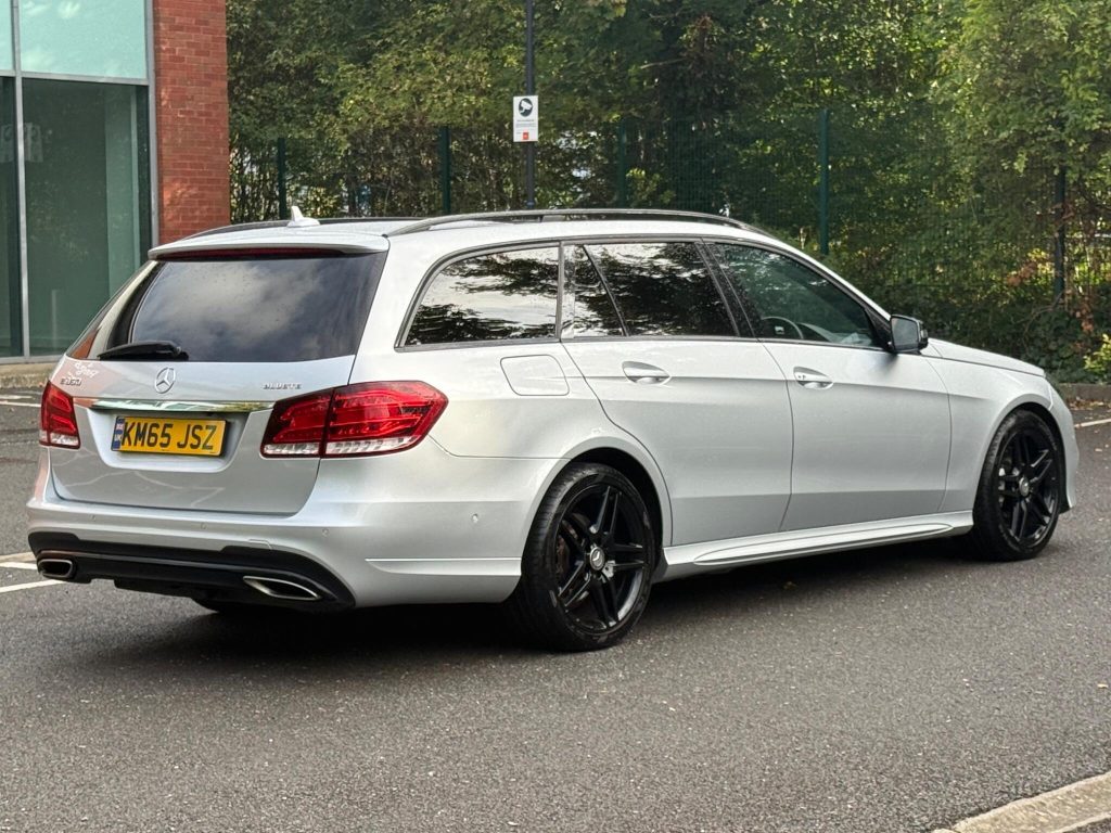 Mercedes-Benz E-class 3.0 E350 V6 BlueTEC AMG Night Edition (Premium) G-Tronic+ Euro 6 (s/s) 5dr — photo 11 of 59