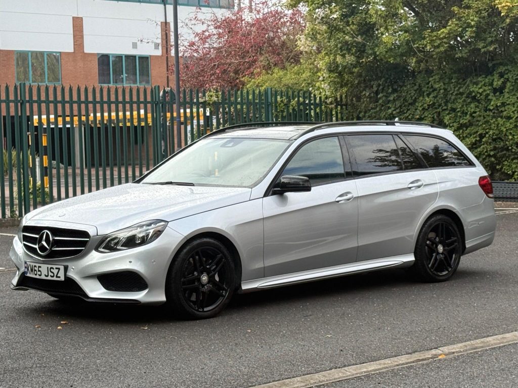 Mercedes-Benz E-class 3.0 E350 V6 BlueTEC AMG Night Edition (Premium) G-Tronic+ Euro 6 (s/s) 5dr — photo 19 of 59