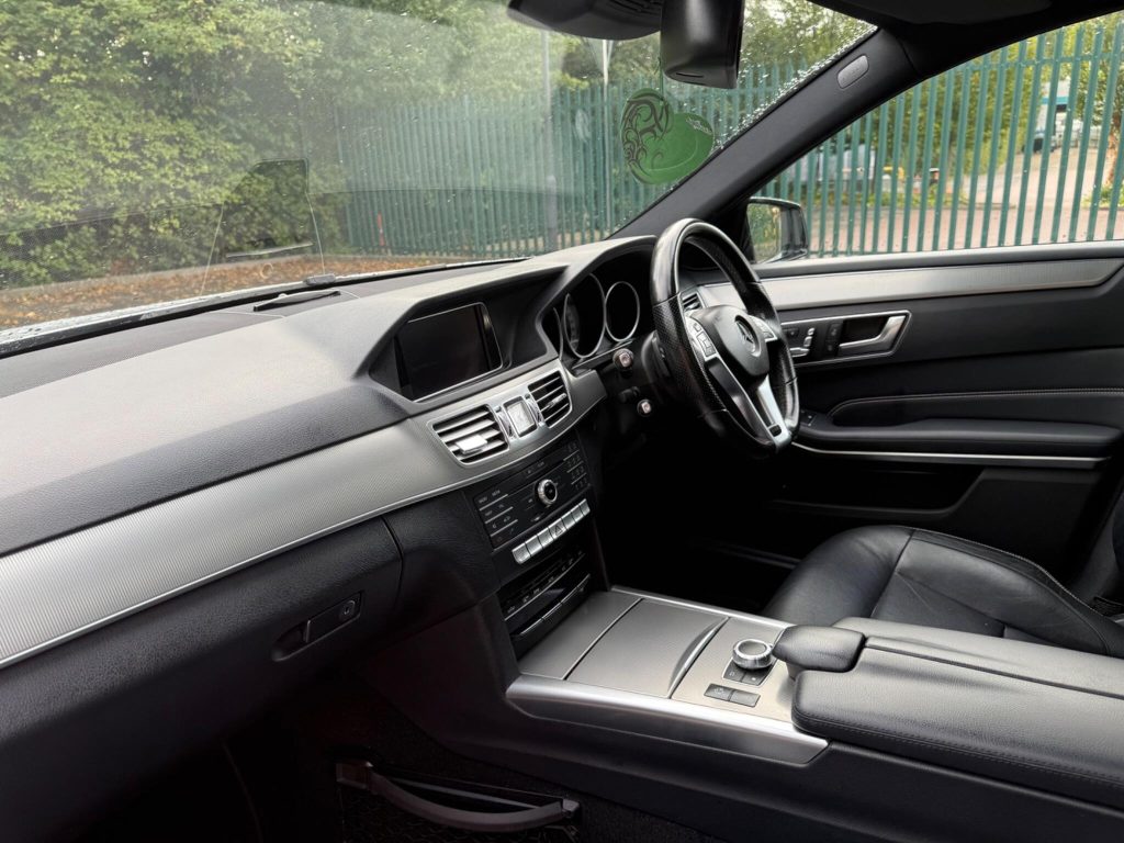 Mercedes-Benz E-class 3.0 E350 V6 BlueTEC AMG Night Edition (Premium) G-Tronic+ Euro 6 (s/s) 5dr — photo 27 of 59