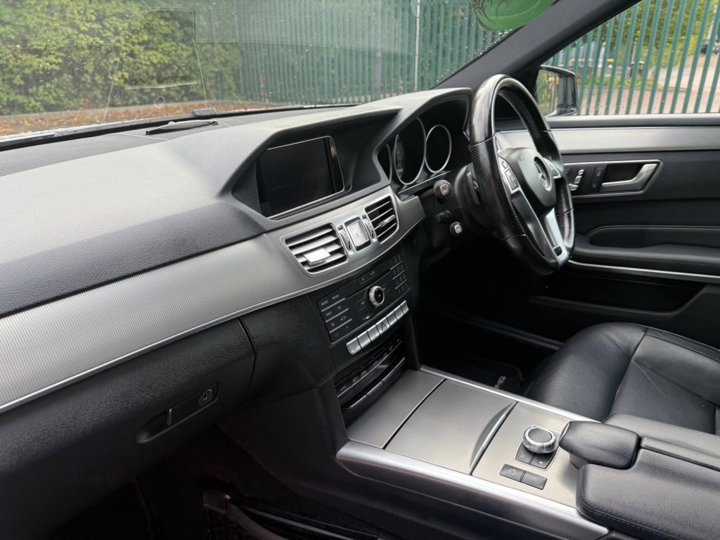 Mercedes-Benz E-class 3.0 E350 V6 BlueTEC AMG Night Edition (Premium) G-Tronic+ Euro 6 (s/s) 5dr — photo 31 of 59