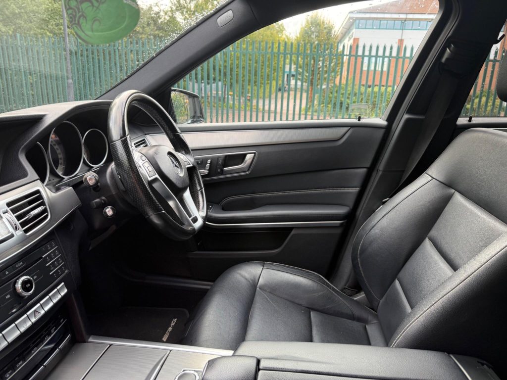 Mercedes-Benz E-class 3.0 E350 V6 BlueTEC AMG Night Edition (Premium) G-Tronic+ Euro 6 (s/s) 5dr — photo 35 of 59