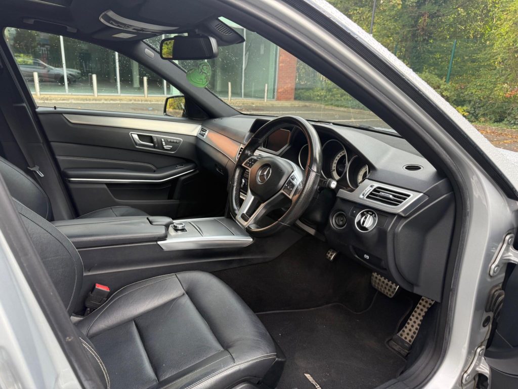 Mercedes-Benz E-class 3.0 E350 V6 BlueTEC AMG Night Edition (Premium) G-Tronic+ Euro 6 (s/s) 5dr — photo 37 of 59