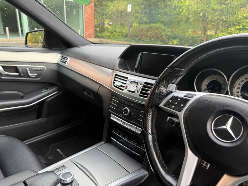 Mercedes-Benz E-class 3.0 E350 V6 BlueTEC AMG Night Edition (Premium) G-Tronic+ Euro 6 (s/s) 5dr — photo 41 of 59