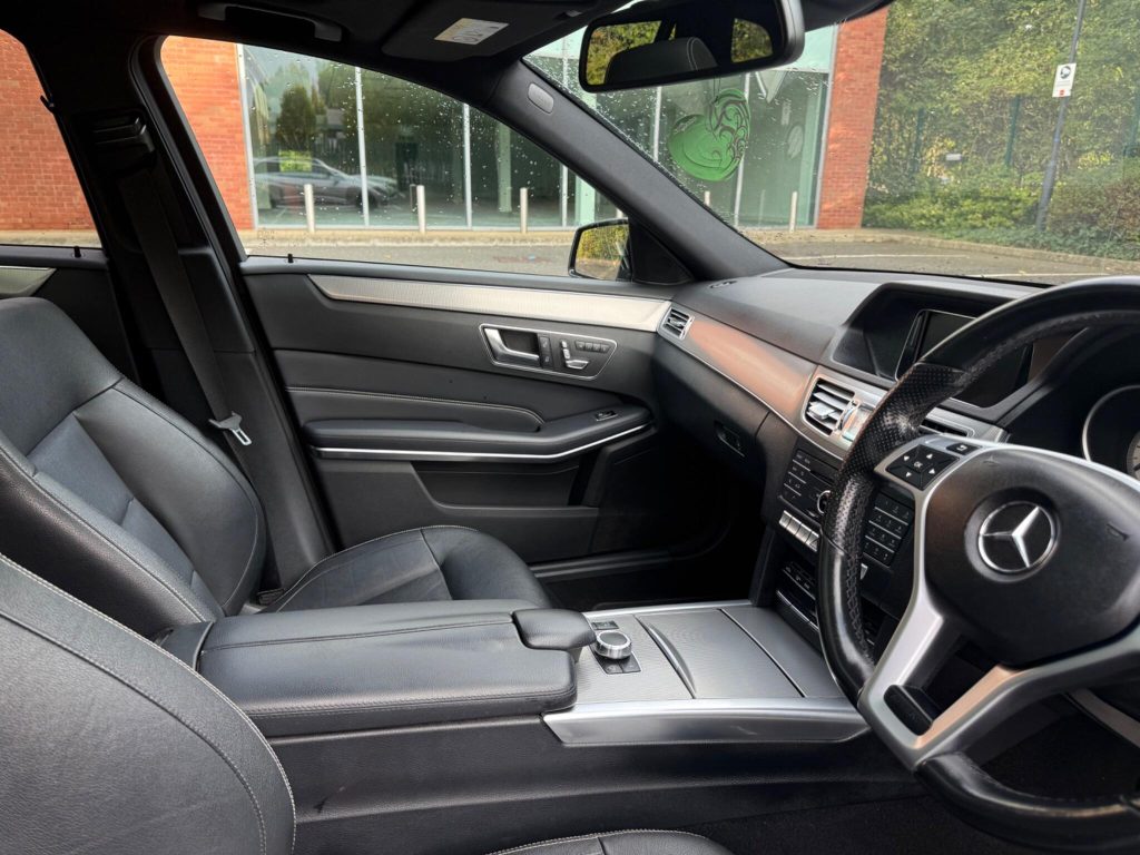 Mercedes-Benz E-class 3.0 E350 V6 BlueTEC AMG Night Edition (Premium) G-Tronic+ Euro 6 (s/s) 5dr — photo 43 of 59