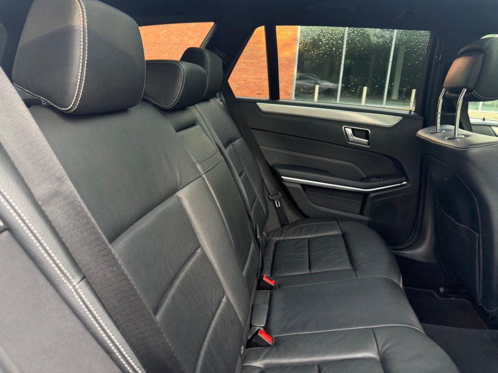 Mercedes-Benz E-class 3.0 E350 V6 BlueTEC AMG Night Edition (Premium) G-Tronic+ Euro 6 (s/s) 5dr — photo 51 of 59