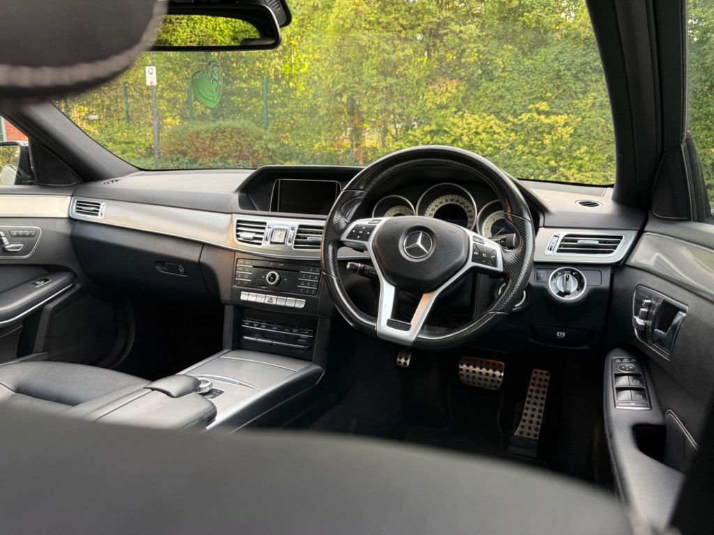 Mercedes-Benz E-class 3.0 E350 V6 BlueTEC AMG Night Edition (Premium) G-Tronic+ Euro 6 (s/s) 5dr — photo 53 of 59