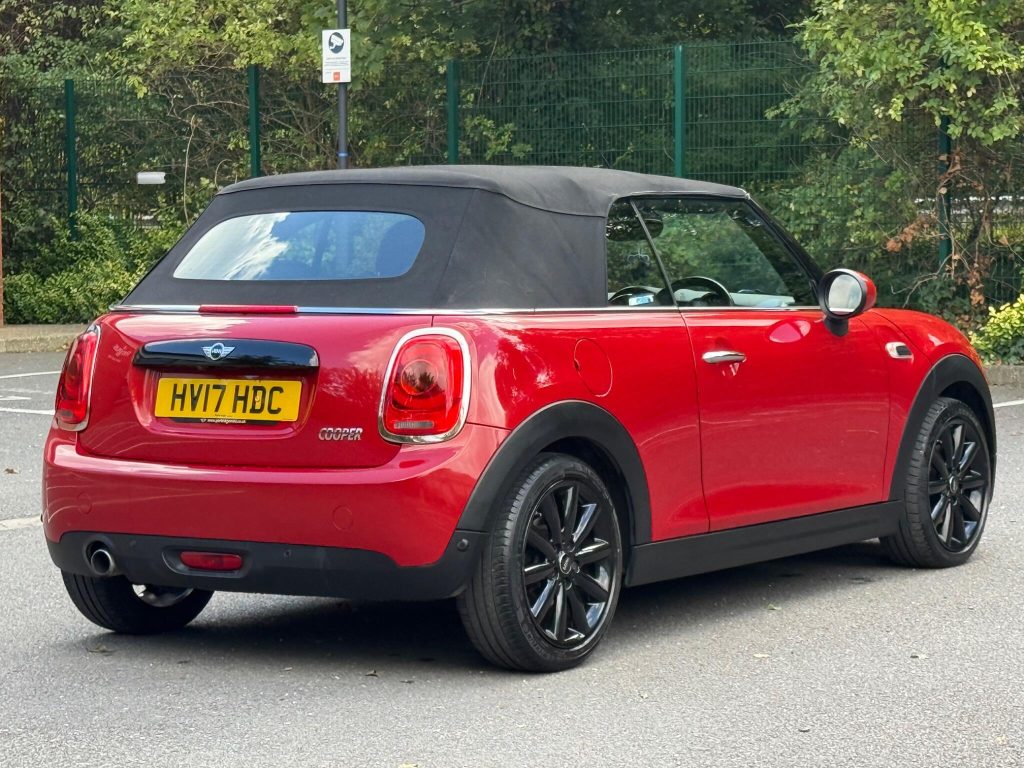 MINI Convertible 1.5 Cooper Euro 6 (s/s) 2dr — photo 13 of 68