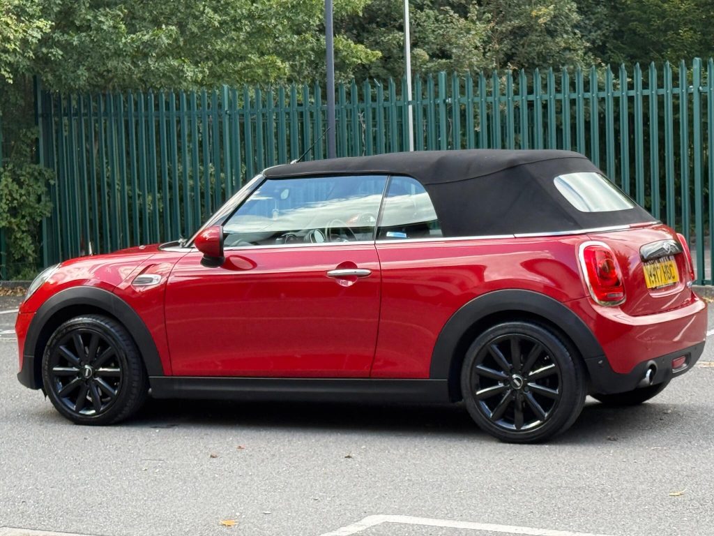 MINI Convertible 1.5 Cooper Euro 6 (s/s) 2dr — photo 20 of 68