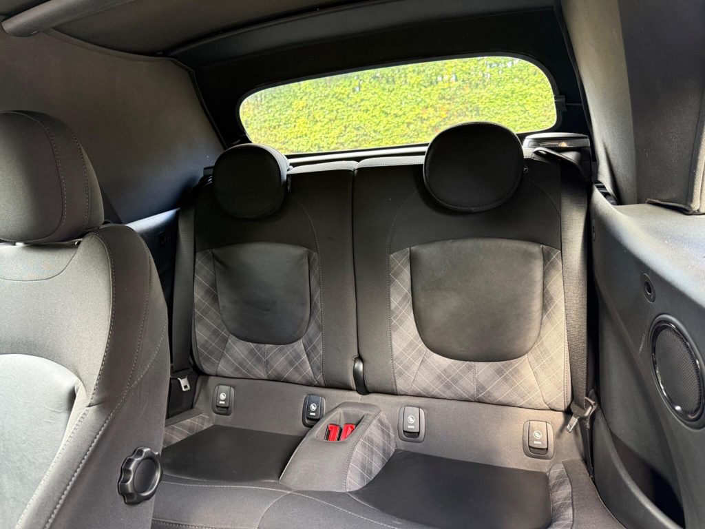 MINI Convertible 1.5 Cooper Euro 6 (s/s) 2dr — photo 34 of 68