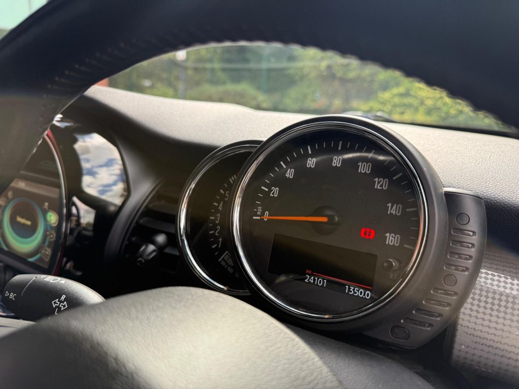 MINI Convertible 1.5 Cooper Euro 6 (s/s) 2dr — photo 46 of 68