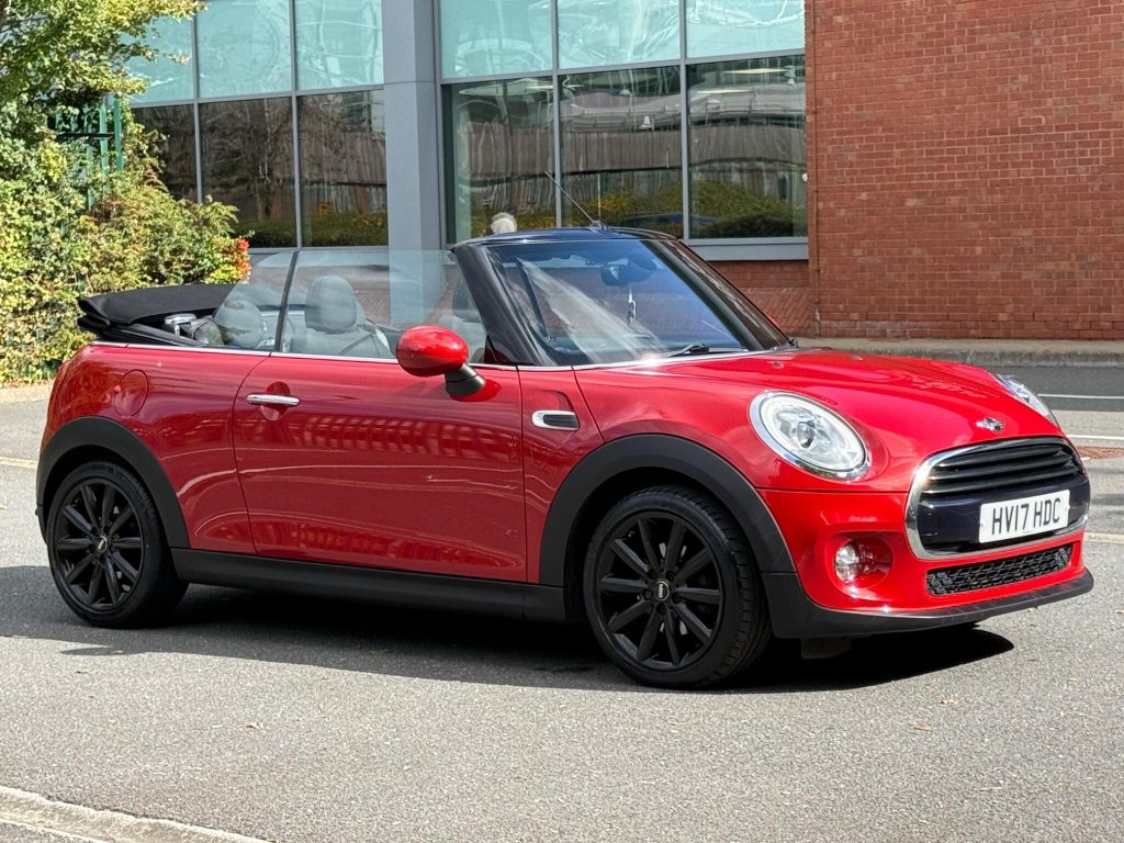 MINI Convertible 1.5 Cooper Euro 6 (s/s) 2dr — photo 55 of 68