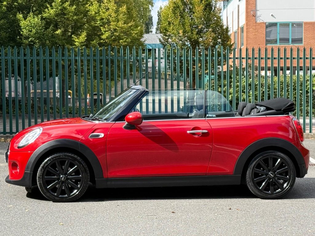MINI Convertible 1.5 Cooper Euro 6 (s/s) 2dr — photo 59 of 68