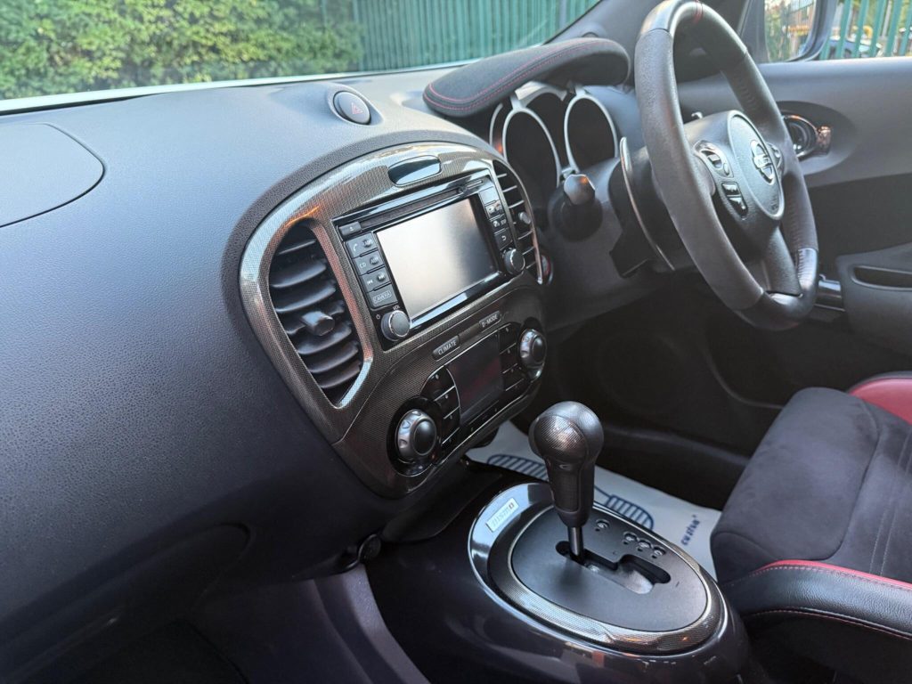 Nissan Juke 1.6 DIG-T Nismo RS XTRON 4WD Euro 6 5dr — photo 40 of 67