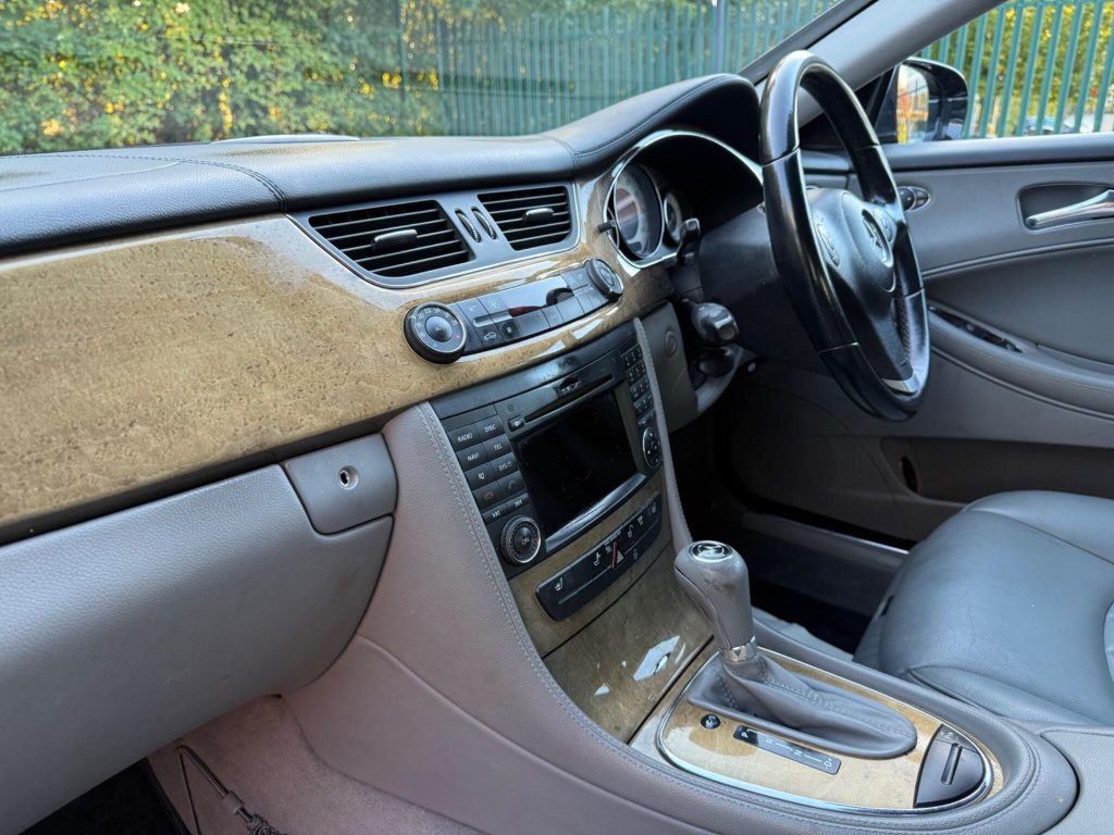 Mercedes-Benz CLS 3.0 CLS350 CDI Grand Edition Coupe 7G-Tronic 4dr — photo 32 of 63