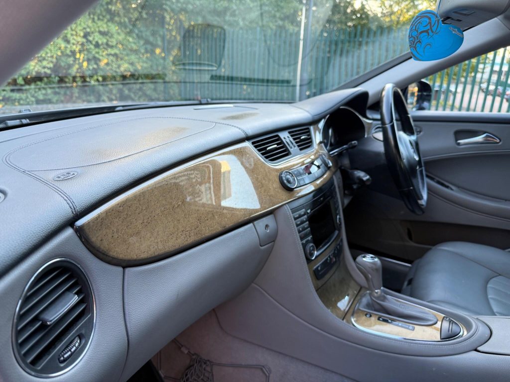 Mercedes-Benz CLS 3.0 CLS350 CDI Grand Edition Coupe 7G-Tronic 4dr — photo 33 of 63