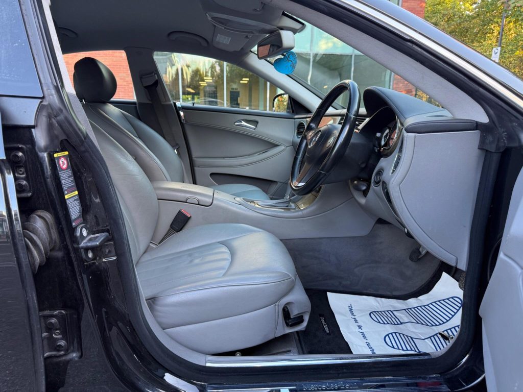 Mercedes-Benz CLS 3.0 CLS350 CDI Grand Edition Coupe 7G-Tronic 4dr — photo 43 of 63