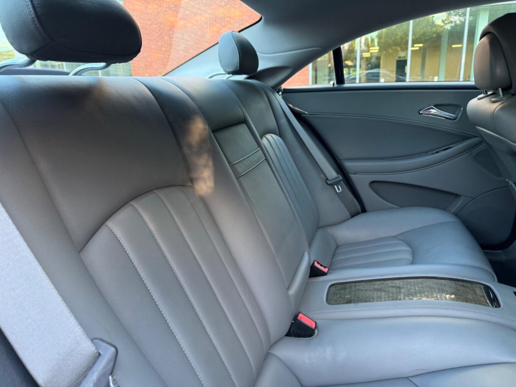 Mercedes-Benz CLS 3.0 CLS350 CDI Grand Edition Coupe 7G-Tronic 4dr — photo 48 of 63