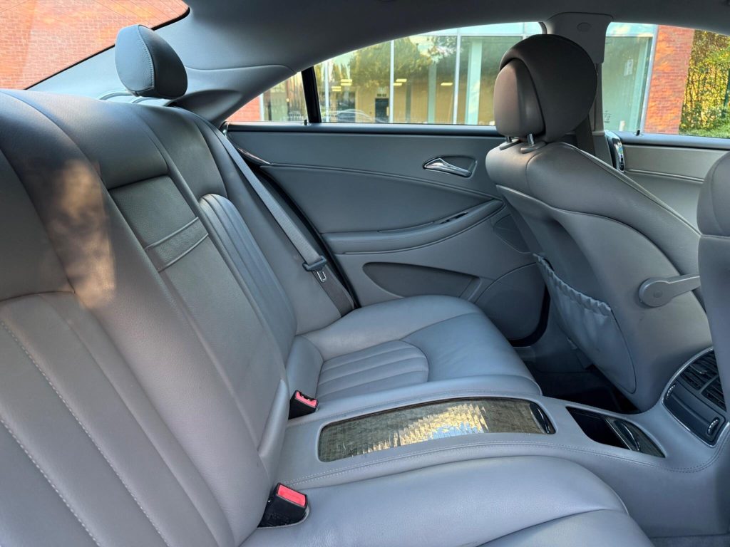 Mercedes-Benz CLS 3.0 CLS350 CDI Grand Edition Coupe 7G-Tronic 4dr — photo 49 of 63