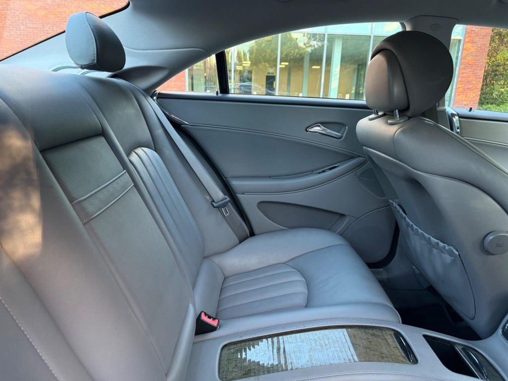 Mercedes-Benz CLS 3.0 CLS350 CDI Grand Edition Coupe 7G-Tronic 4dr — photo 50 of 63