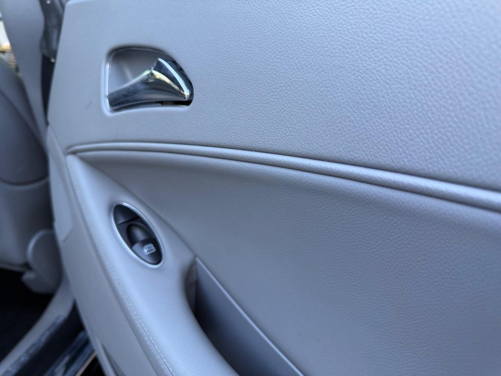 Mercedes-Benz CLS 3.0 CLS350 CDI Grand Edition Coupe 7G-Tronic 4dr — photo 52 of 63