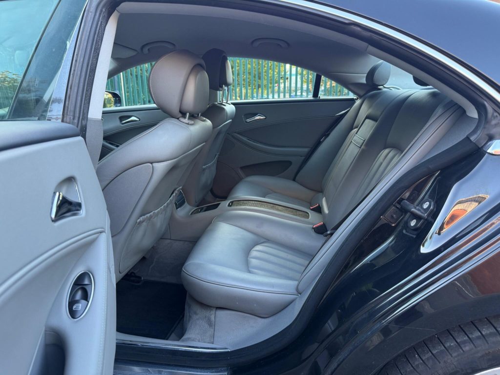 Mercedes-Benz CLS 3.0 CLS350 CDI Grand Edition Coupe 7G-Tronic 4dr — photo 53 of 63