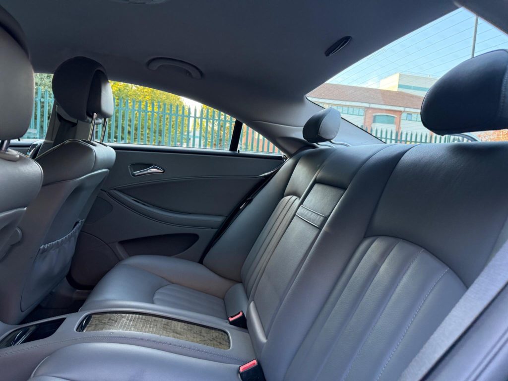 Mercedes-Benz CLS 3.0 CLS350 CDI Grand Edition Coupe 7G-Tronic 4dr — photo 54 of 63