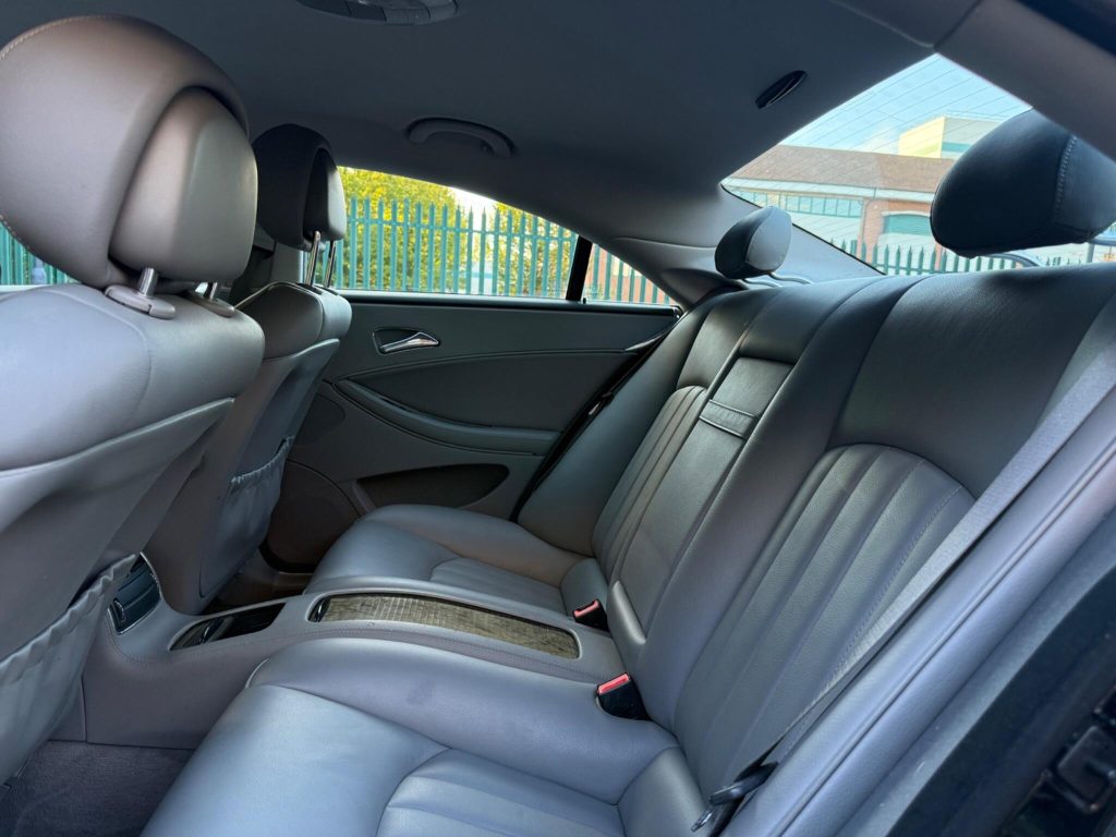 Mercedes-Benz CLS 3.0 CLS350 CDI Grand Edition Coupe 7G-Tronic 4dr — photo 55 of 63
