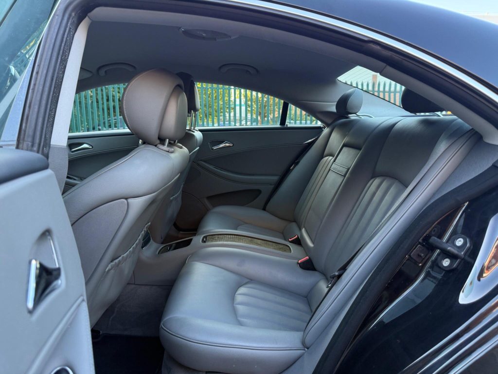 Mercedes-Benz CLS 3.0 CLS350 CDI Grand Edition Coupe 7G-Tronic 4dr — photo 56 of 63