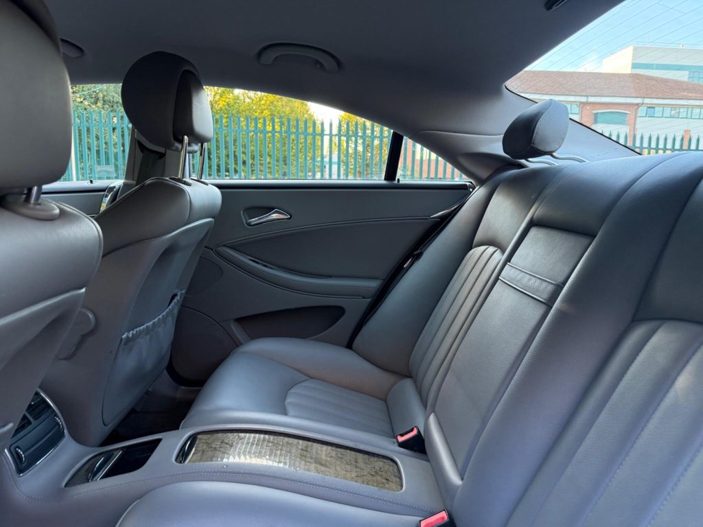 Mercedes-Benz CLS 3.0 CLS350 CDI Grand Edition Coupe 7G-Tronic 4dr — photo 57 of 63