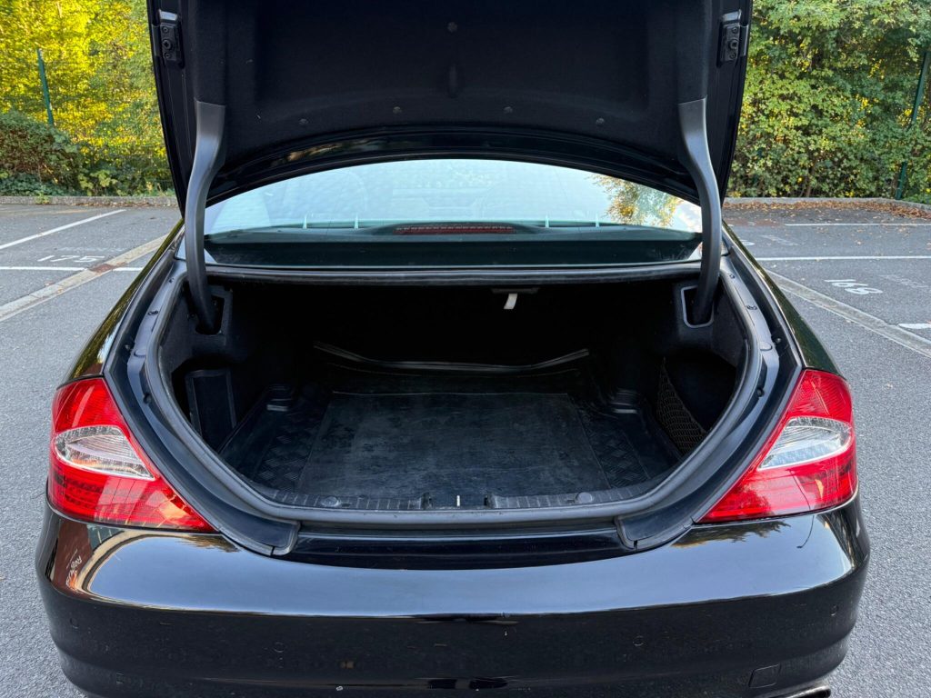 Mercedes-Benz CLS 3.0 CLS350 CDI Grand Edition Coupe 7G-Tronic 4dr — photo 61 of 63