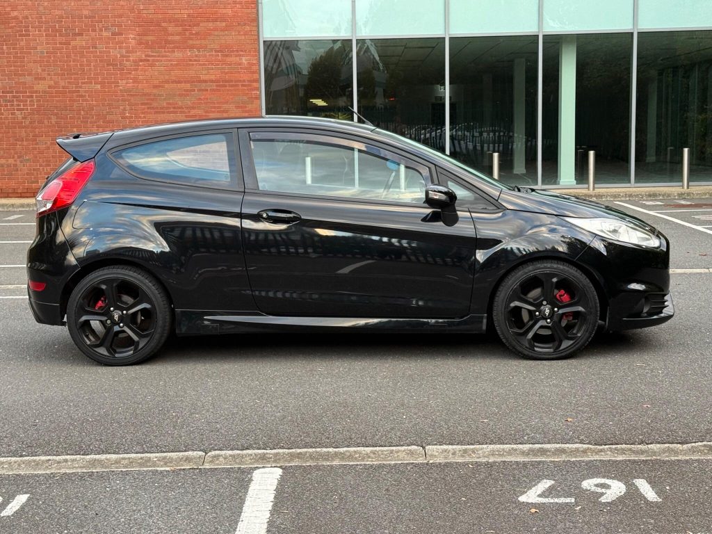 Ford Fiesta 1.6T EcoBoost ST-1 Euro 5 3dr — photo 5 of 53