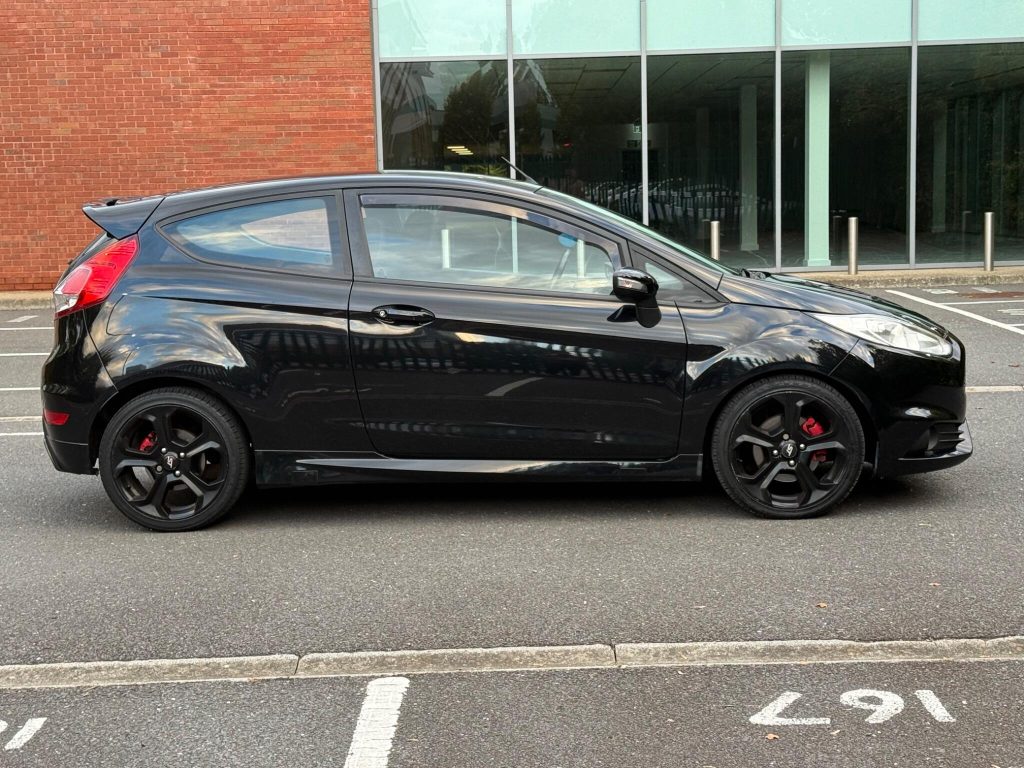Ford Fiesta 1.6T EcoBoost ST-1 Euro 5 3dr — photo 6 of 53