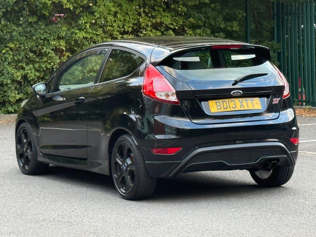 Ford Fiesta 1.6T EcoBoost ST-1 Euro 5 3dr — photo 11 of 53