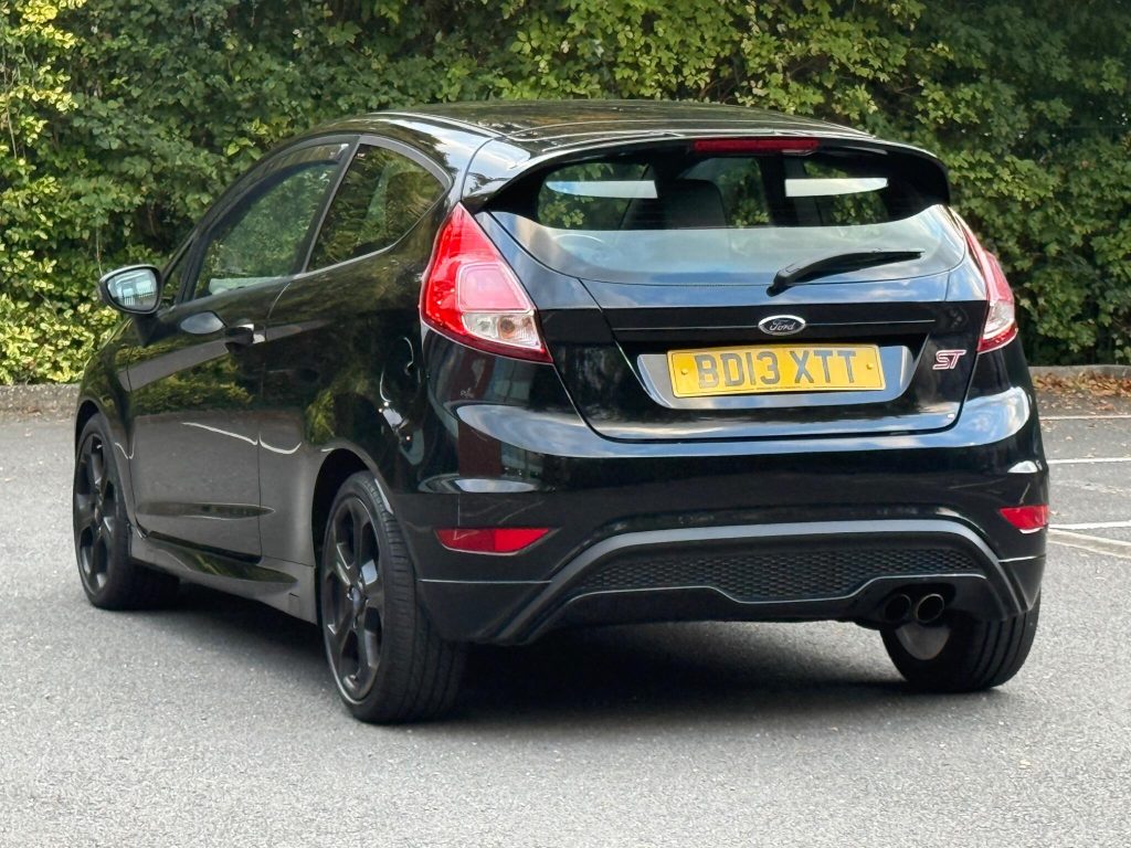 Ford Fiesta 1.6T EcoBoost ST-1 Euro 5 3dr — photo 12 of 53