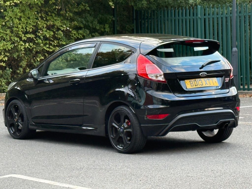 Ford Fiesta 1.6T EcoBoost ST-1 Euro 5 3dr — photo 14 of 53