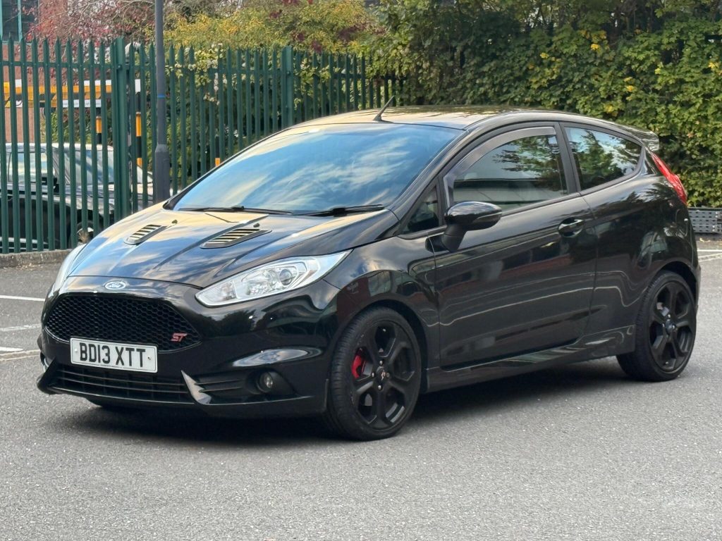 Ford Fiesta 1.6T EcoBoost ST-1 Euro 5 3dr — photo 17 of 53
