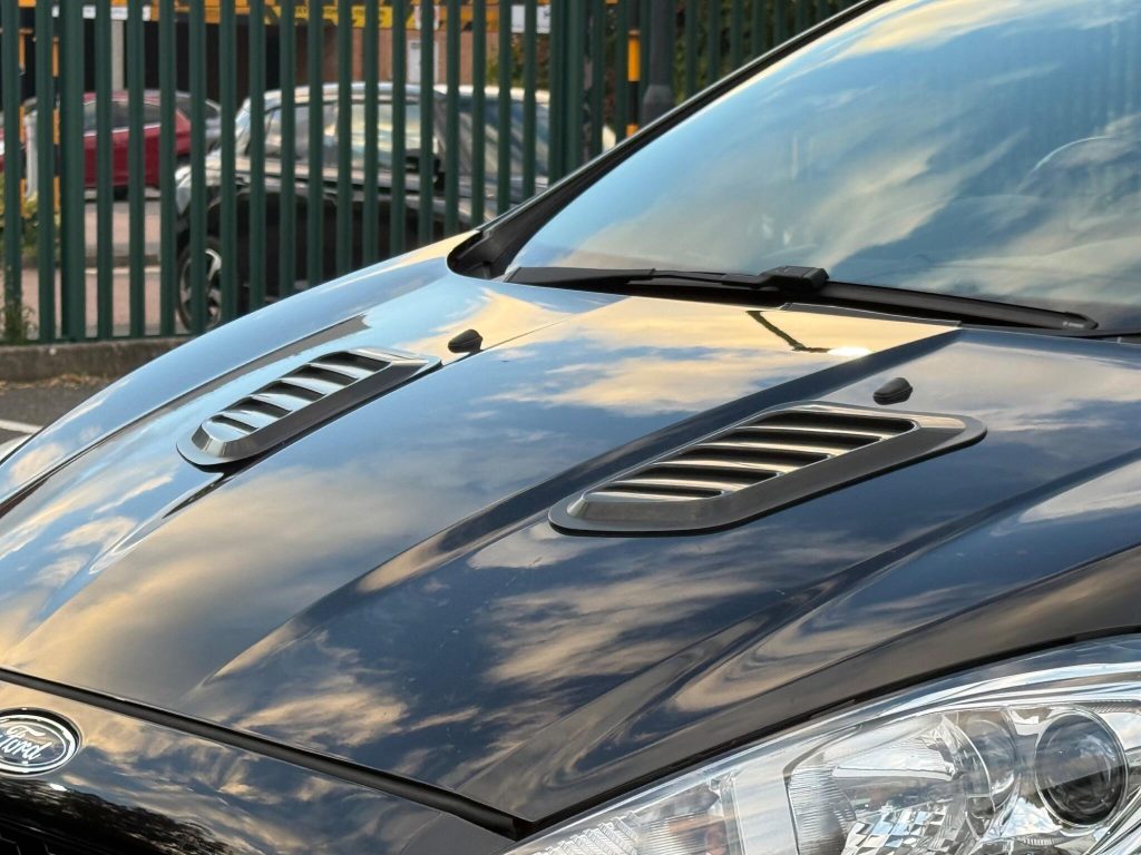 Ford Fiesta 1.6T EcoBoost ST-1 Euro 5 3dr — photo 22 of 53