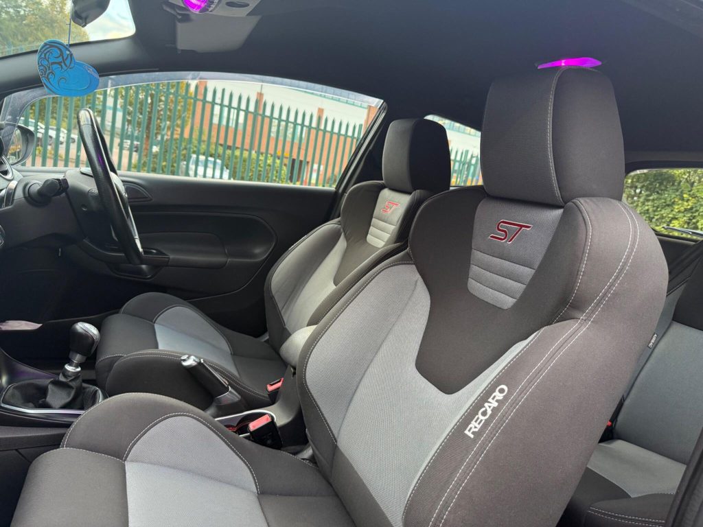 Ford Fiesta 1.6T EcoBoost ST-1 Euro 5 3dr — photo 28 of 53