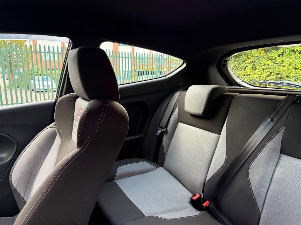 Ford Fiesta 1.6T EcoBoost ST-1 Euro 5 3dr — photo 37 of 53