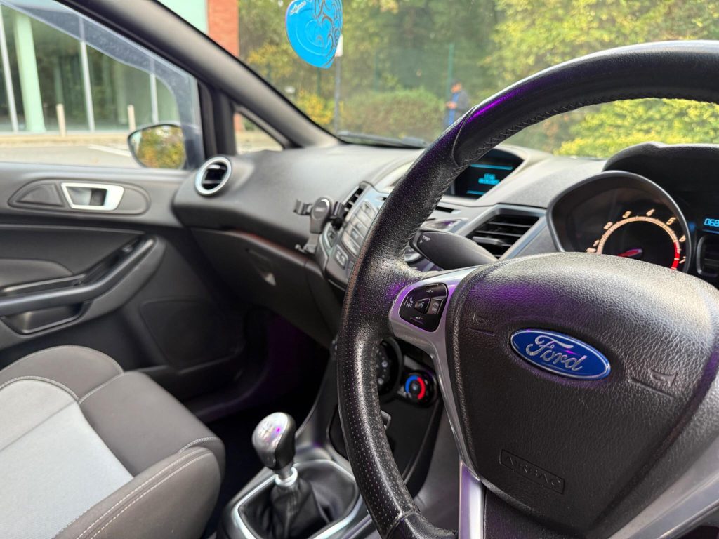 Ford Fiesta 1.6T EcoBoost ST-1 Euro 5 3dr — photo 44 of 53
