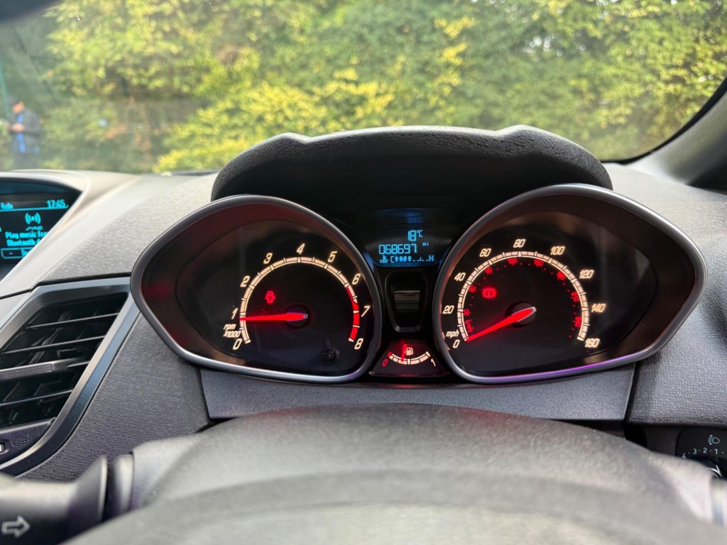 Ford Fiesta 1.6T EcoBoost ST-1 Euro 5 3dr — photo 48 of 53