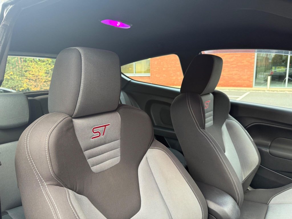 Ford Fiesta 1.6T EcoBoost ST-1 Euro 5 3dr — photo 50 of 53