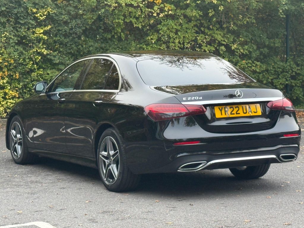 Mercedes-Benz E-class 2.0 E220dh MHEV AMG Line G-Tronic+ Euro 6 (s/s) 4dr — photo 11 of 63
