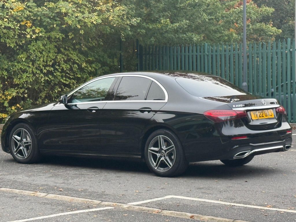 Mercedes-Benz E-class 2.0 E220dh MHEV AMG Line G-Tronic+ Euro 6 (s/s) 4dr — photo 12 of 63